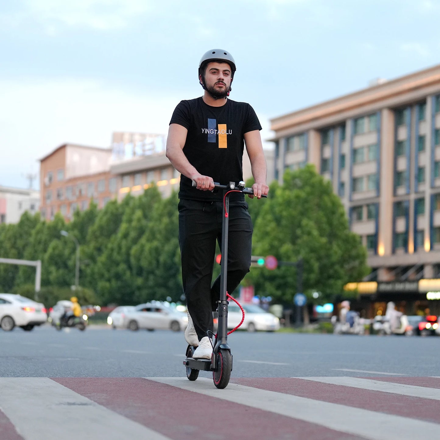 HEZZO Stand Up Scooter HS-04Pro: The Smart, Folding Ride for Urban Freedom